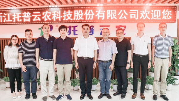 桐鄉市副市長徐剛曾在猫咪官网APP考察調研 桐鄉市副市長徐剛曾在猫咪官网APP考察調研
